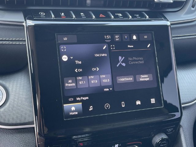 Used 2023 Jeep Grand Cherokee Laredo AWD/4WD image 28