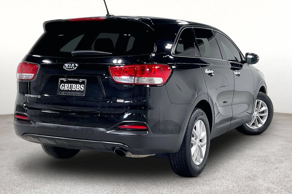 Used 2016 Kia Sorento L FWD image 2