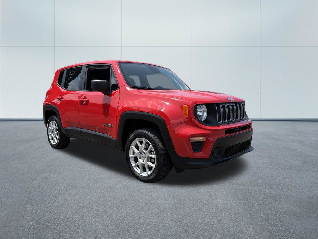Used 2023 Jeep Renegade Latitude AWD/4WD image 4