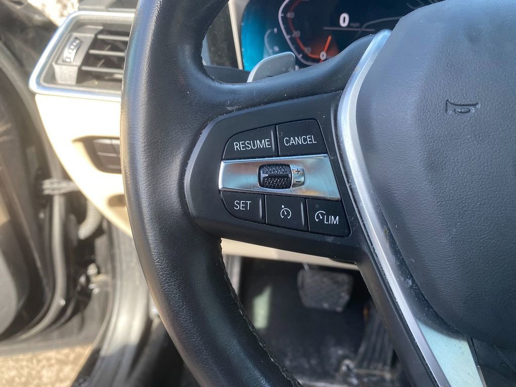 Used 2022 BMW 330i xDrive Sedan w/ Premium Package image 9