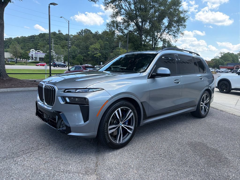 Used 2023 BMW X7 xDrive40i w/ M Sport Package AWD/4WD image 5