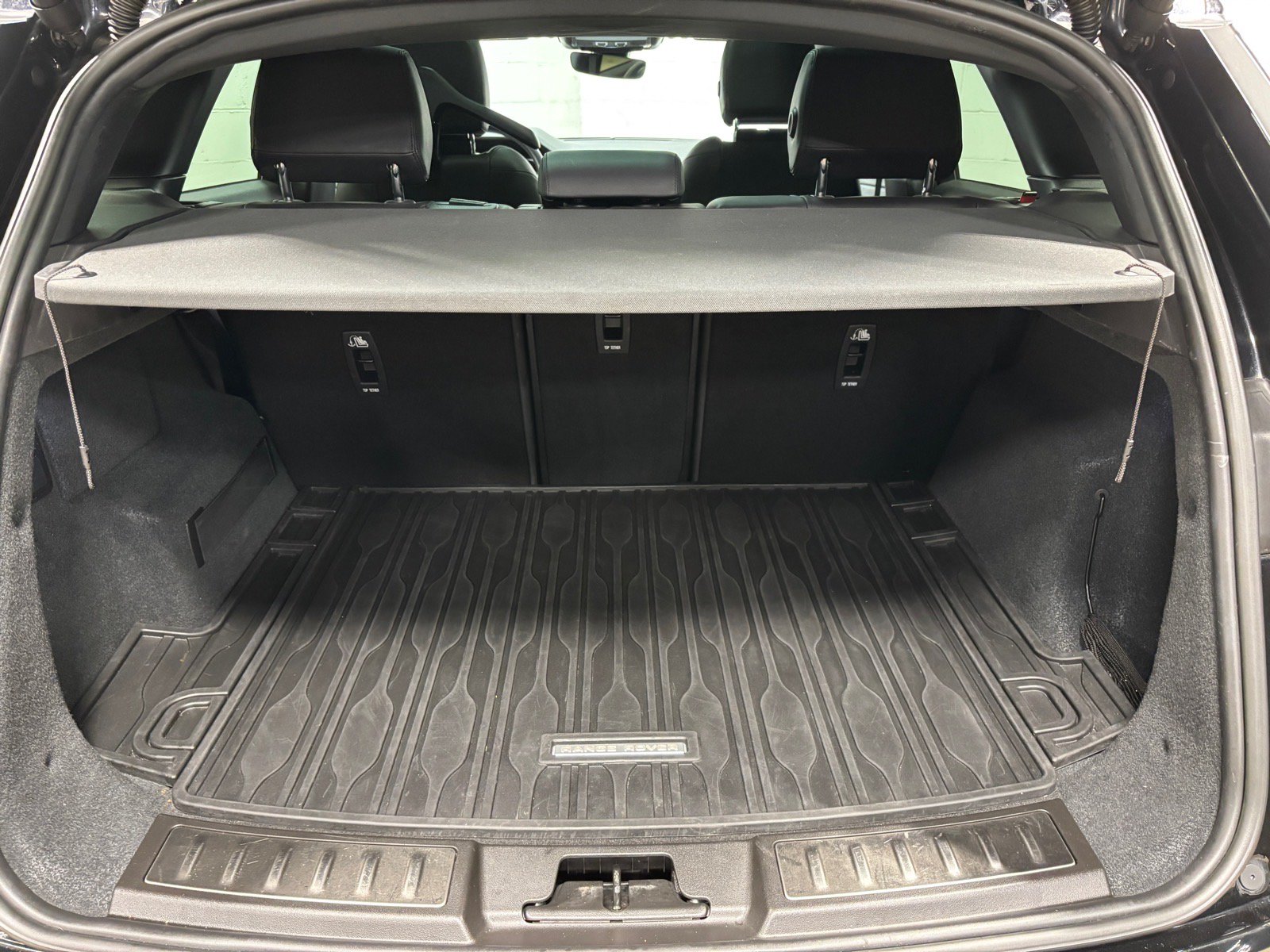 Used 2023 Land Rover Range Rover Evoque R-Dynamic S AWD/4WD image 41
