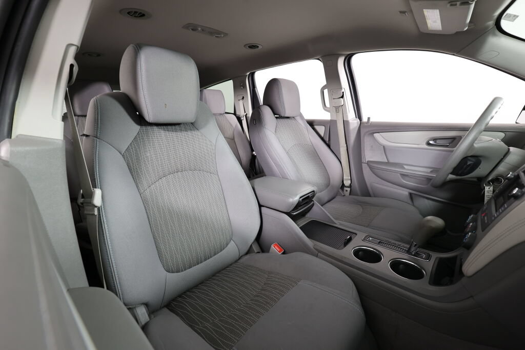 Used 2014 Chevrolet Traverse LS FWD image 24