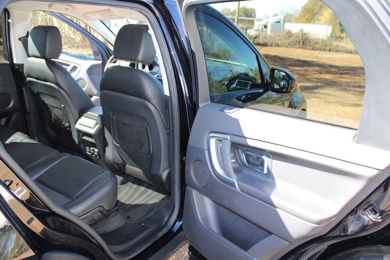 Used 2018 Land Rover Discovery Sport SE image 32