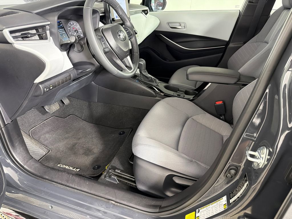Used 2025 Toyota Corolla SE image 9