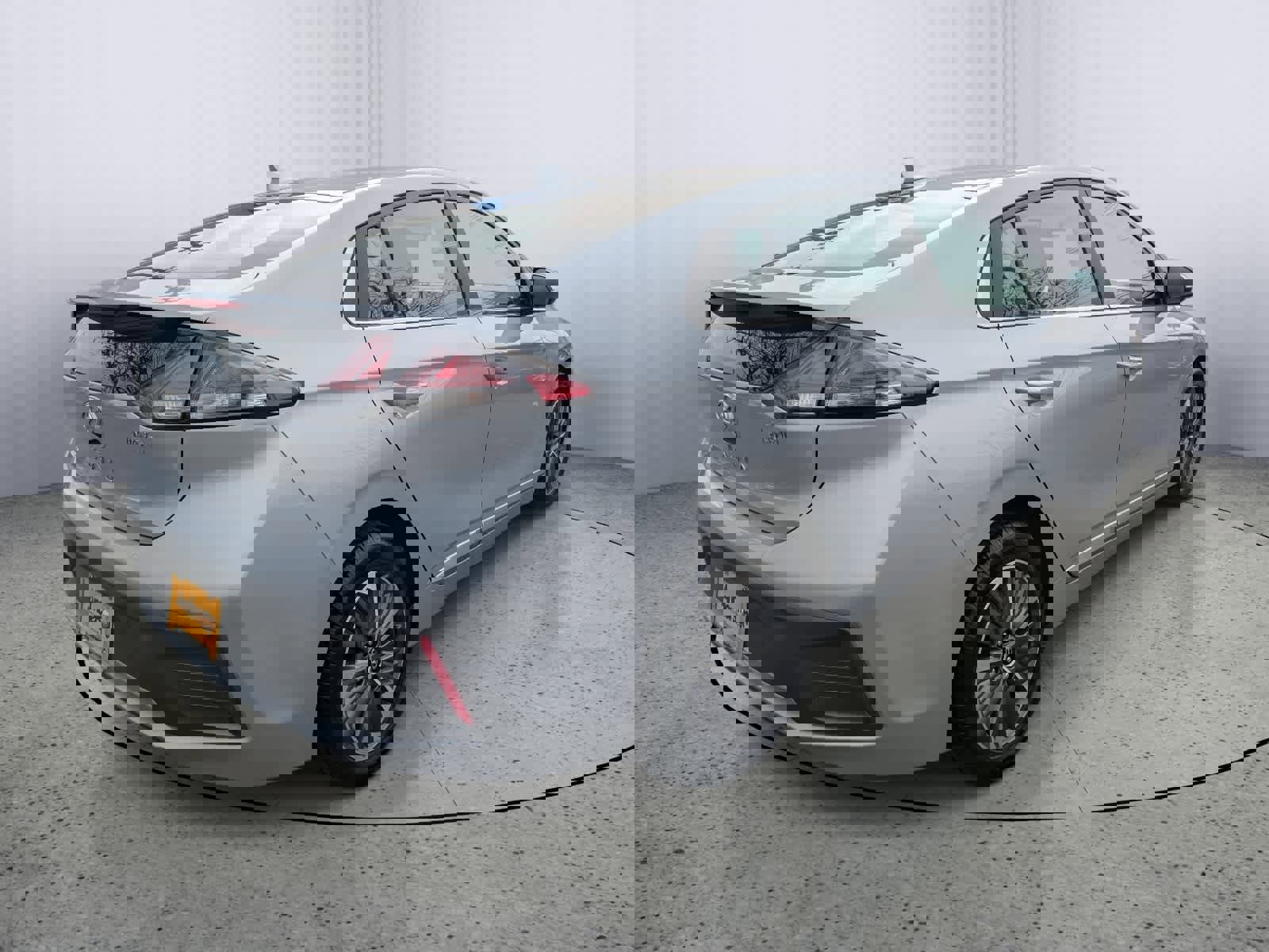 Used 2021 Hyundai Ioniq SEL image 3