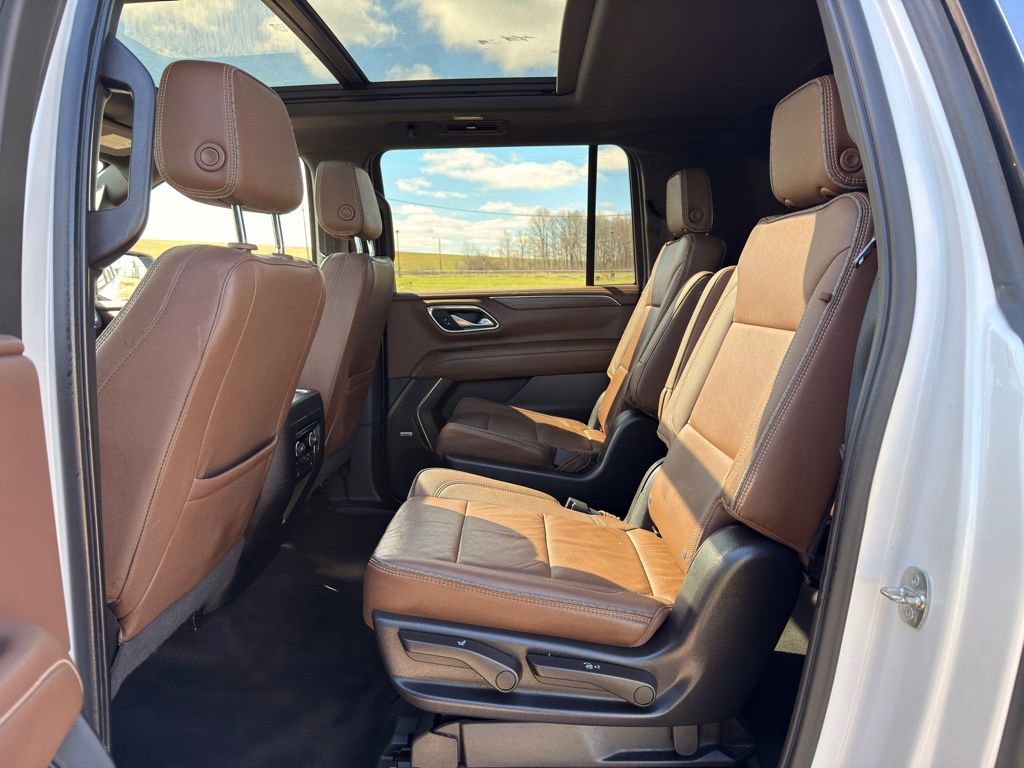 Used 2022 Chevrolet Suburban High Country w/ LPO, Illumination Package image 24