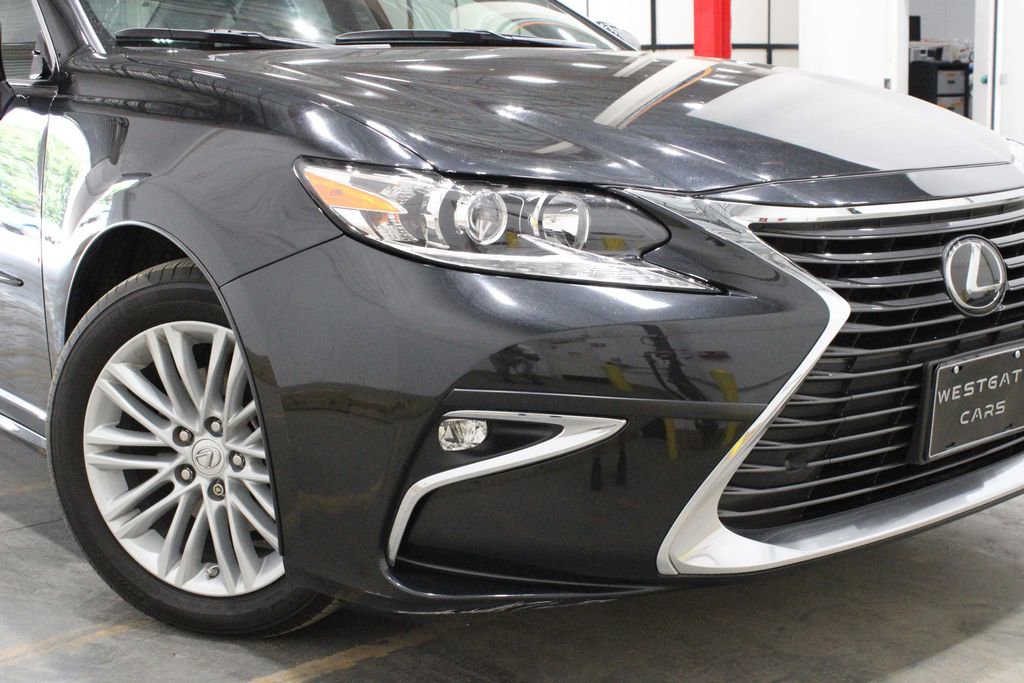 Used 2018 Lexus ES 350 w/ Navigation System Package image 46