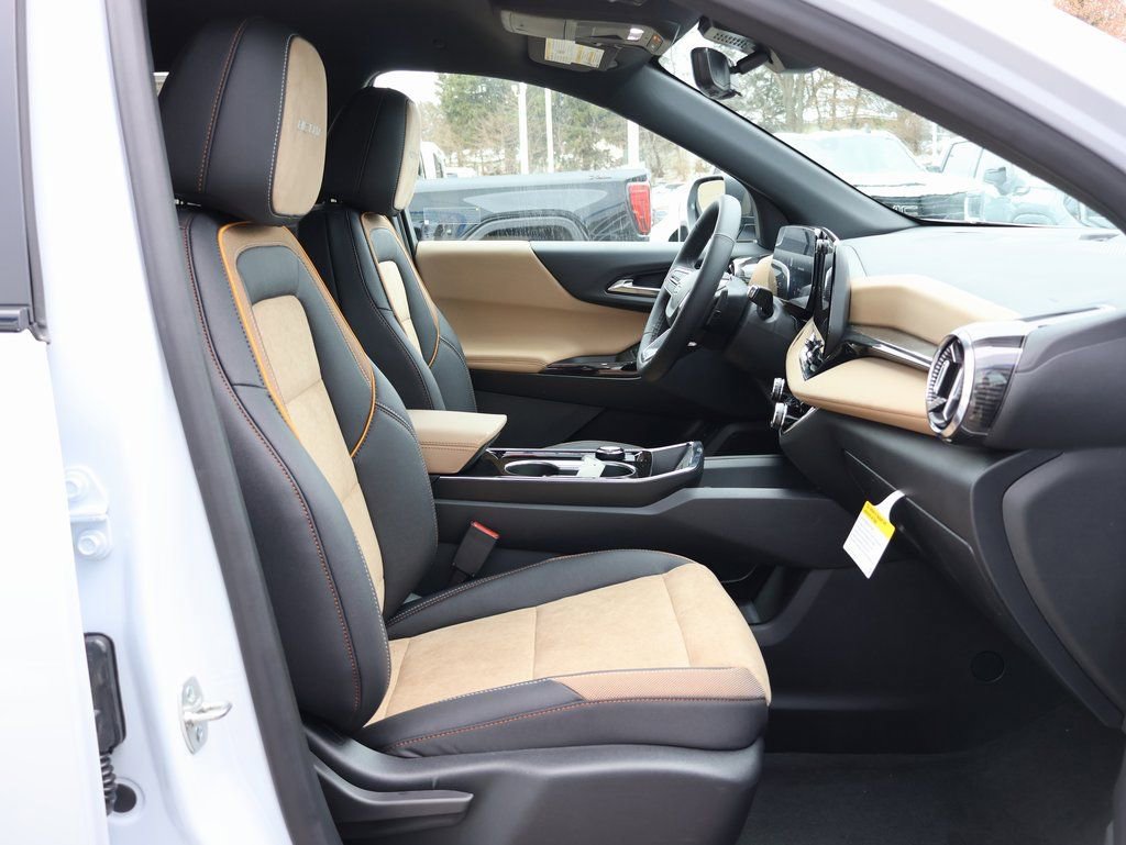 New 2026 Chevrolet Equinox ACTIV w/ Safety and Technology Package image 33