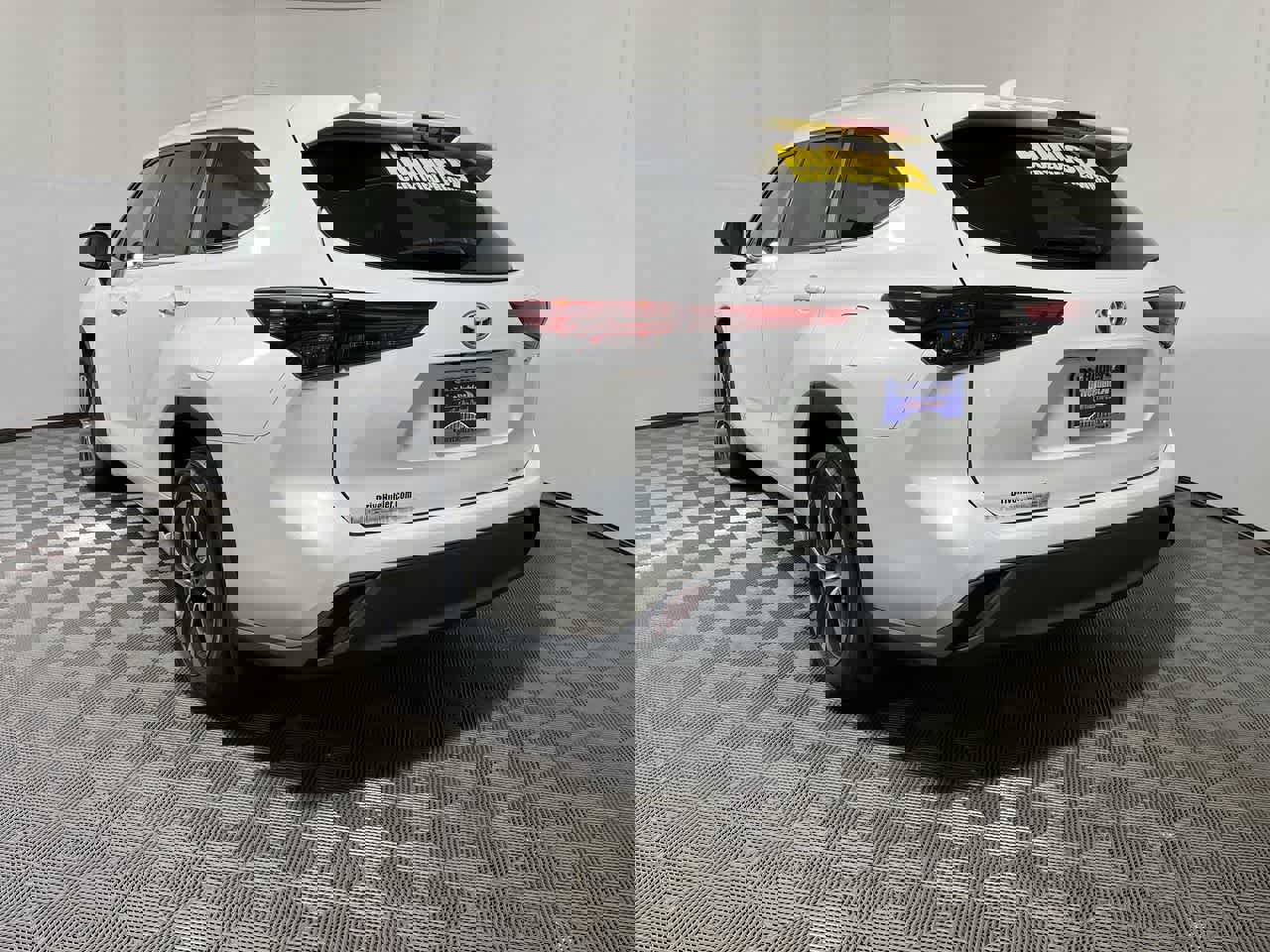 Used 2023 Toyota Highlander XLE image 5