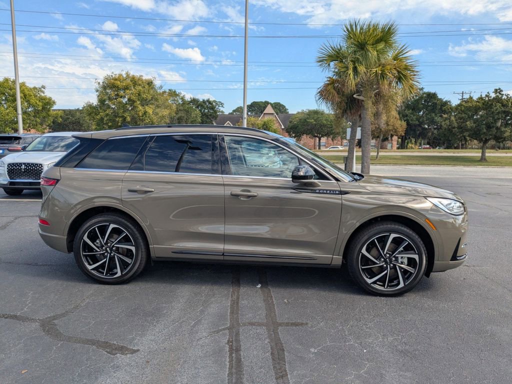 New 2025 Lincoln Corsair Grand Touring image 3