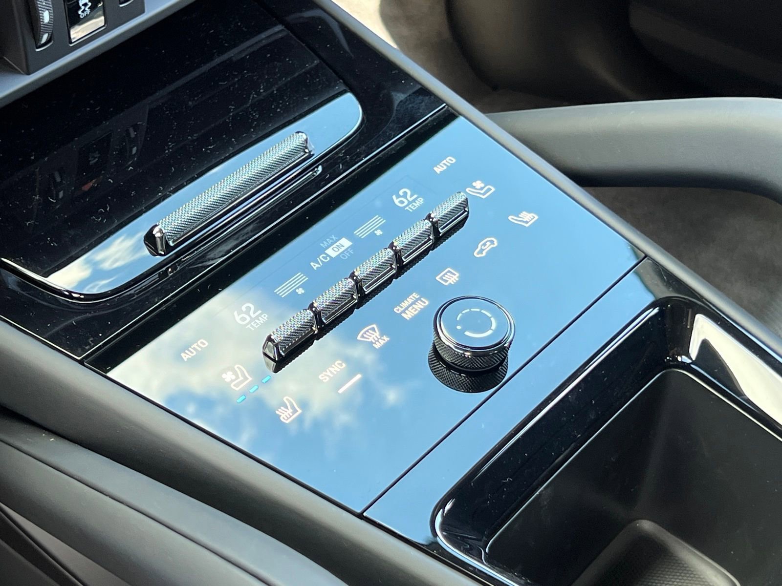 New 2026 Porsche Cayenne GTS image 31