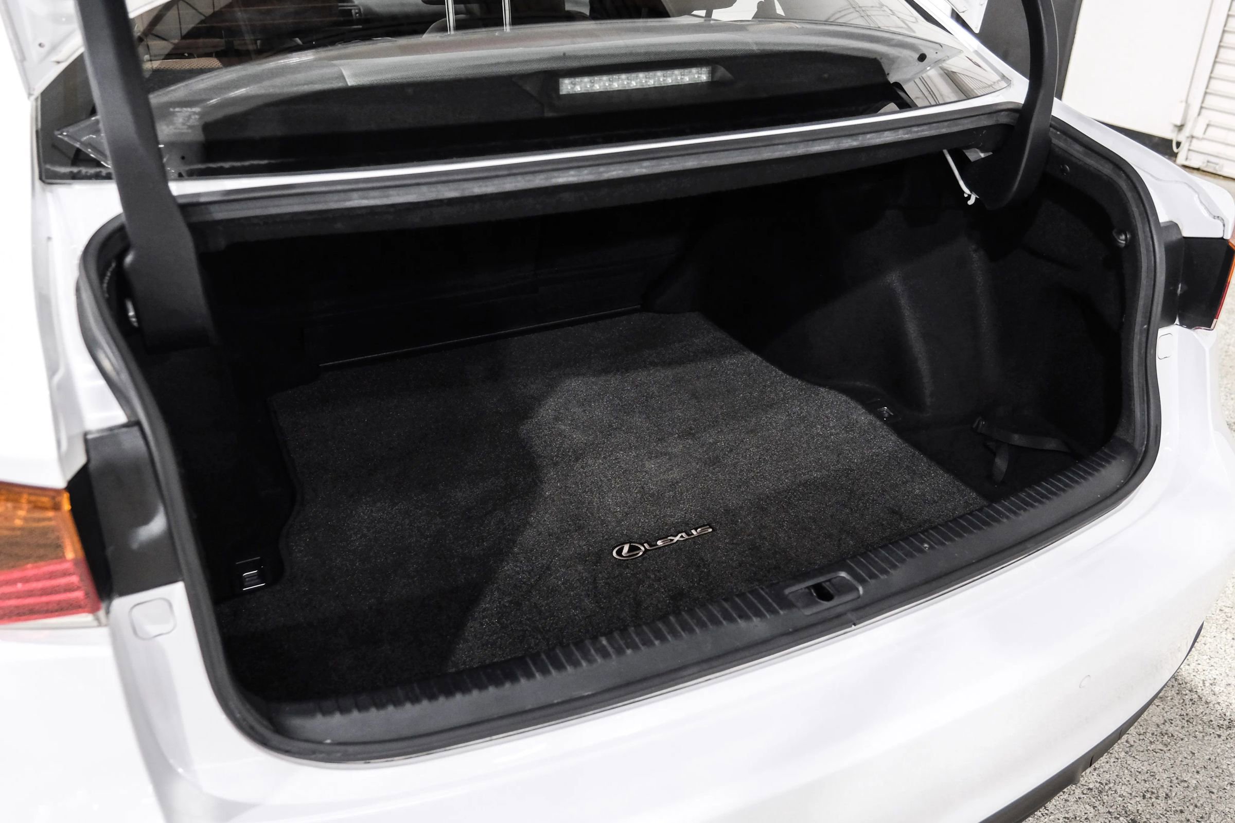 Used 2019 Lexus IS 300 RWD image 57