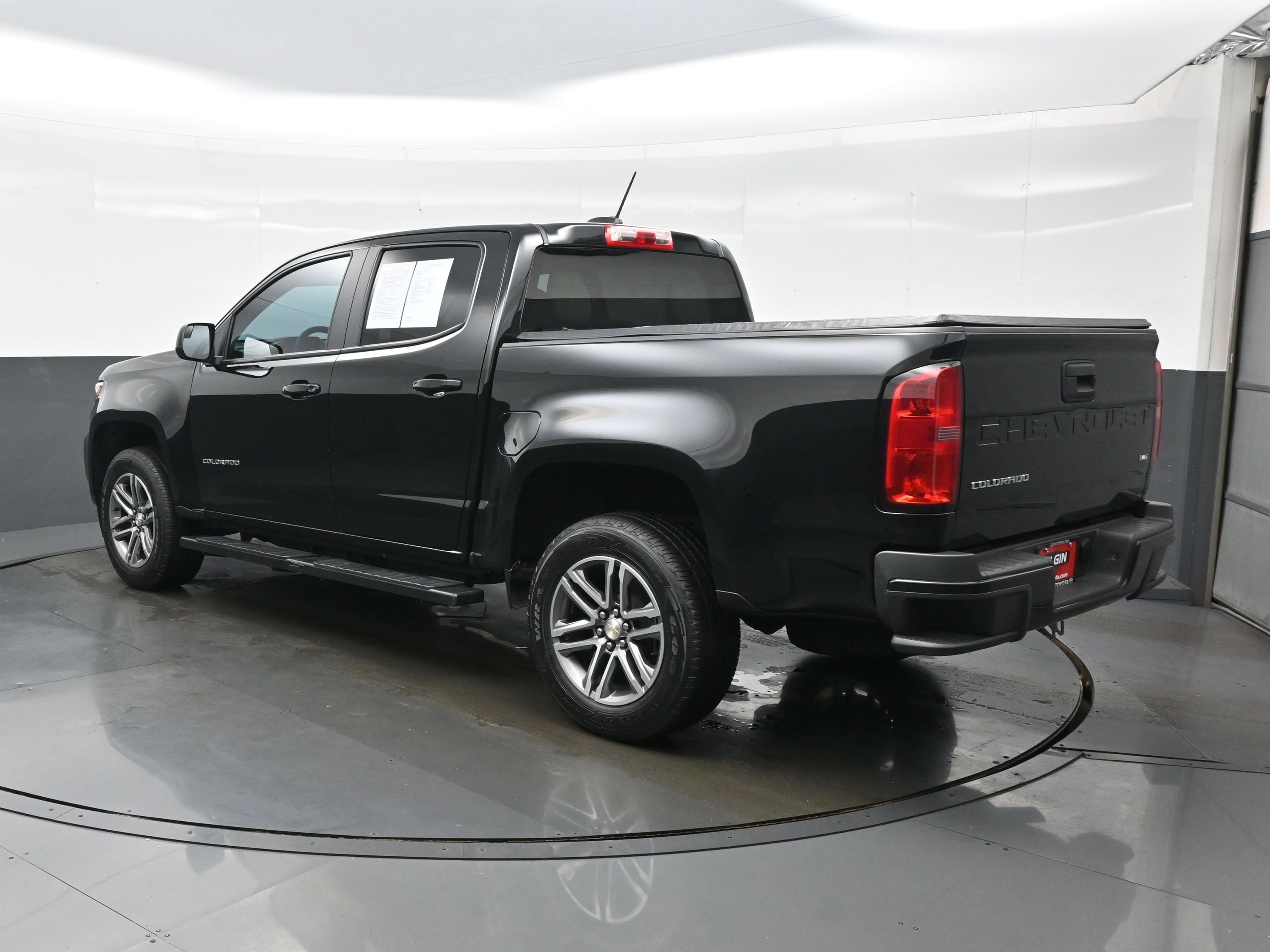 Used 2022 Chevrolet Colorado W/T w/ Custom Special Edition RWD image 4