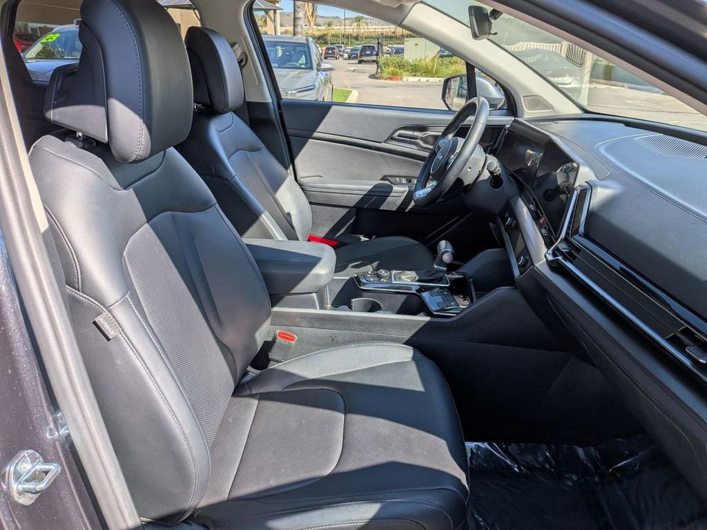 Used 2024 Kia Sportage EX image 30