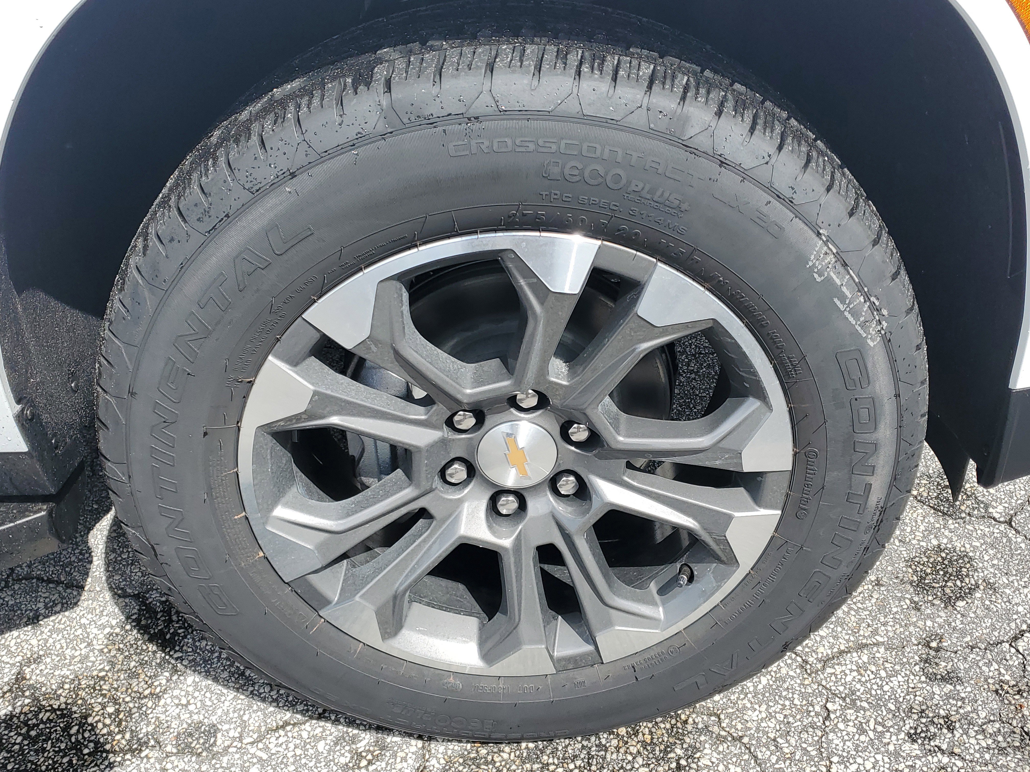 New 2026 Chevrolet Suburban LT image 5