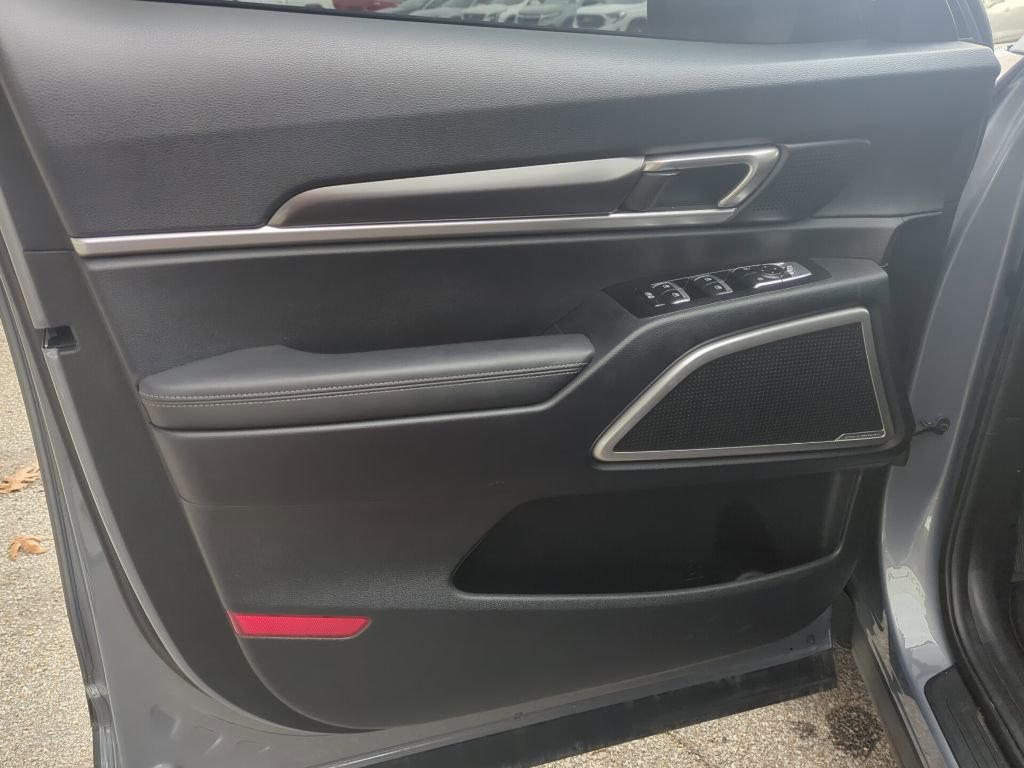 Used 2023 Kia Telluride S image 32