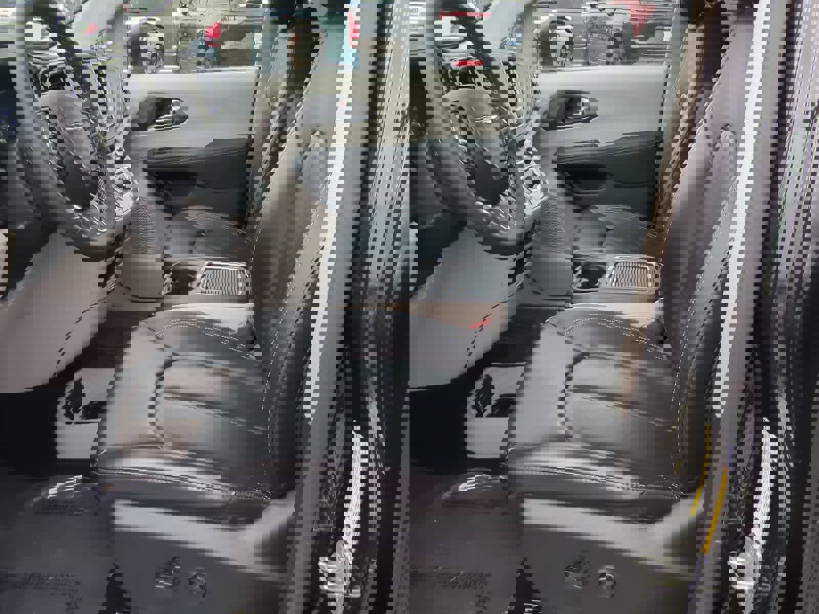 Used 2023 Chrysler Pacifica Touring-L image 15