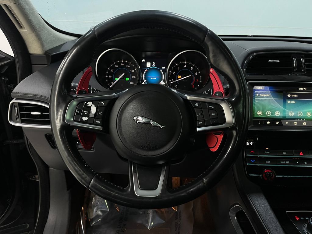 Used 2020 Jaguar F-PACE Prestige image 23