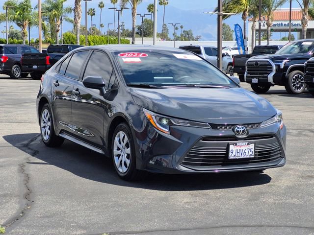 Used 2024 Toyota Corolla LE image 3
