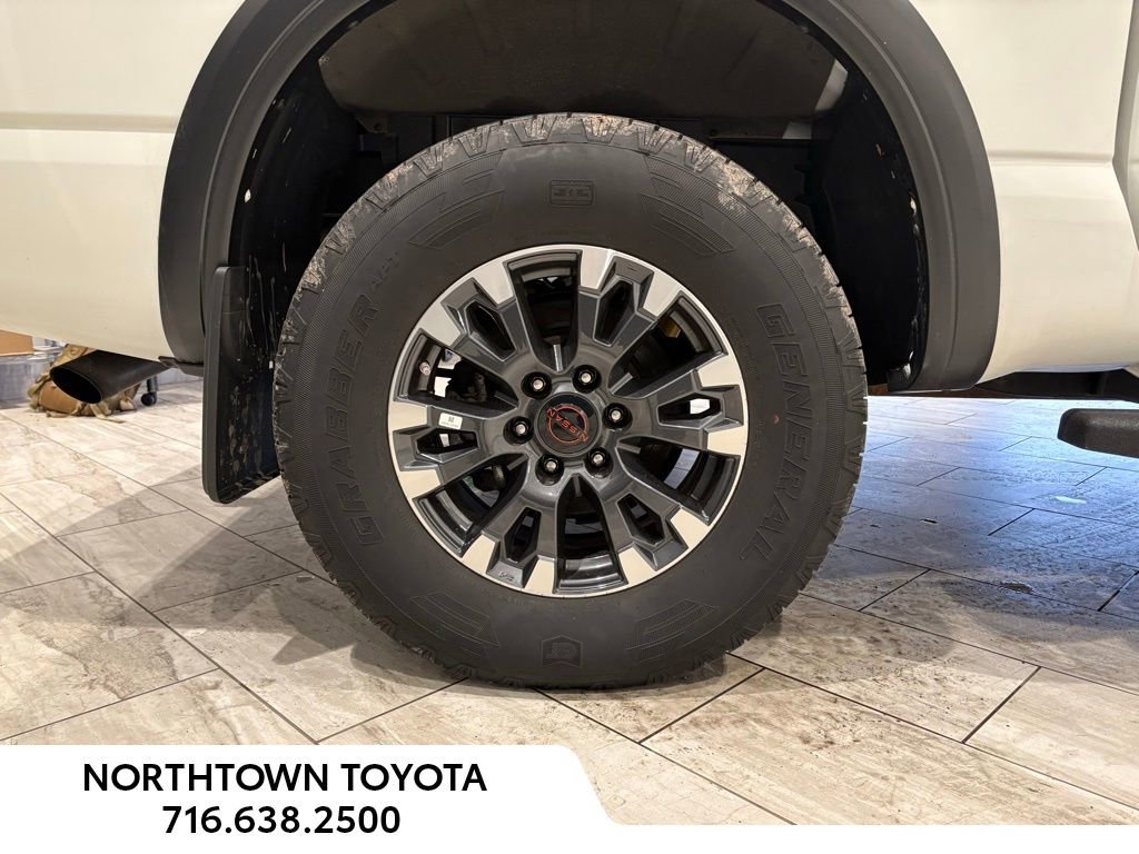 Used 2024 Nissan Titan PRO-4X w/ Pro-4x Convenience Package image 9