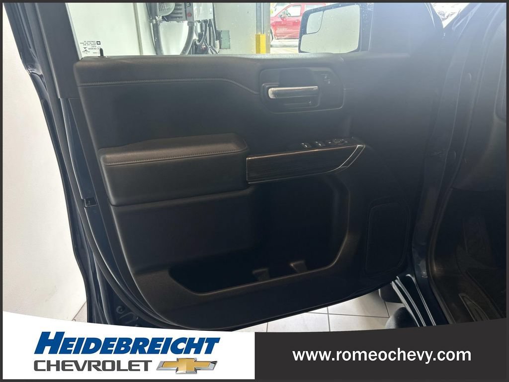 Certified 2022 Chevrolet Silverado 1500 LT w/ Convenience Package II AWD/4WD image 10