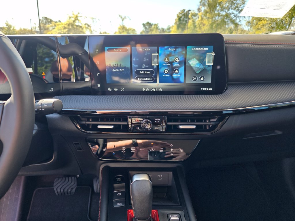 New 2027 Nissan Kicks SR w/ SR Premium Package FWD image 26