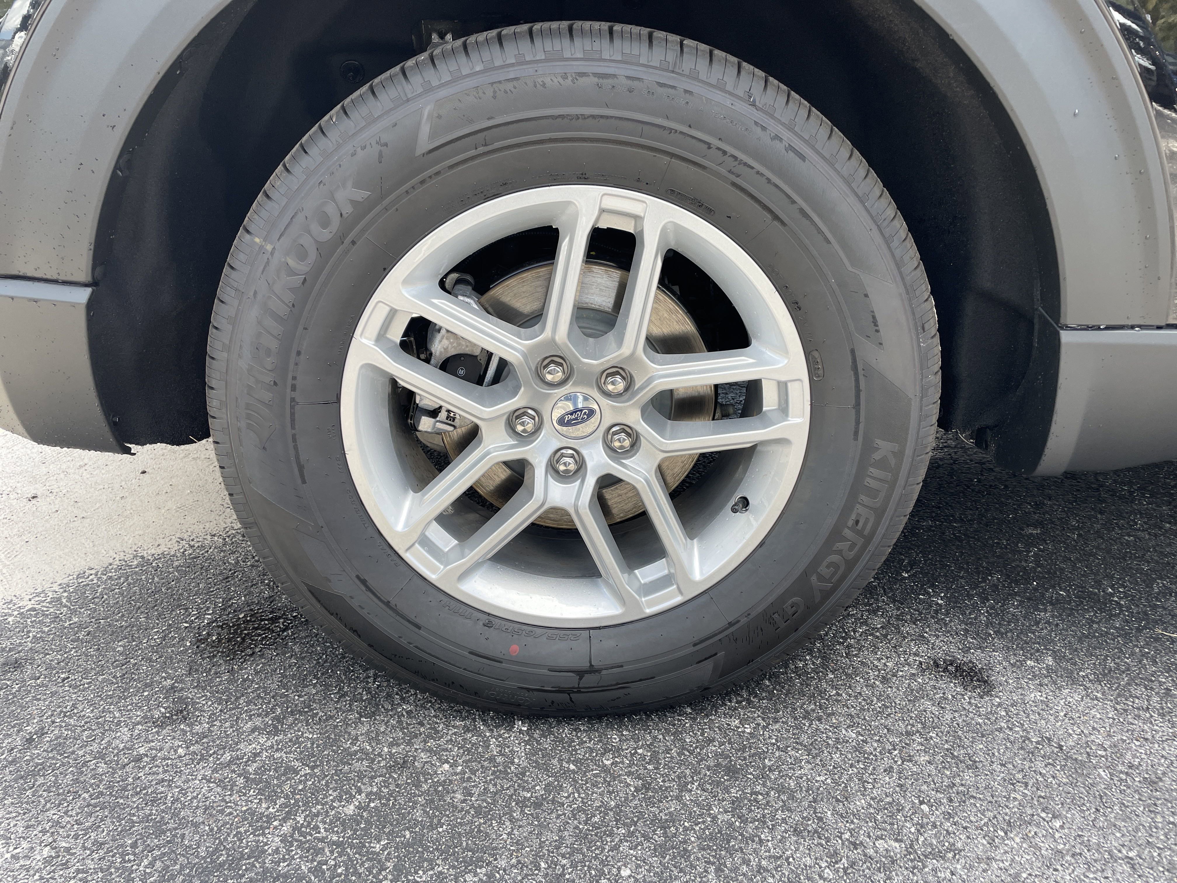 New 2025 Ford Explorer Active w/ Active Comfort Package image 11