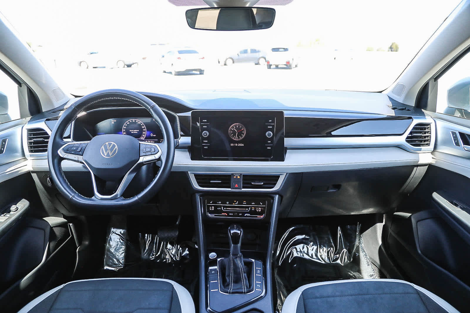 Used 2025 Volkswagen Taos SE FWD image 12