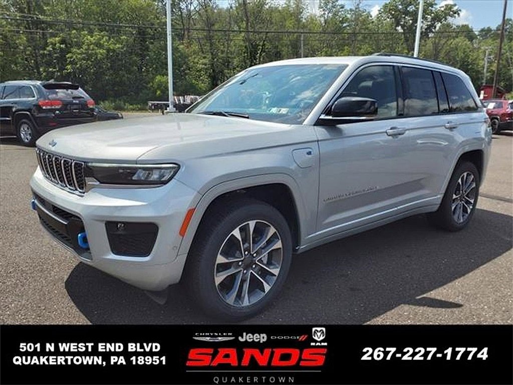 New 2023 Jeep Grand Cherokee Overland w/ Luxury Tech Group IV image 7