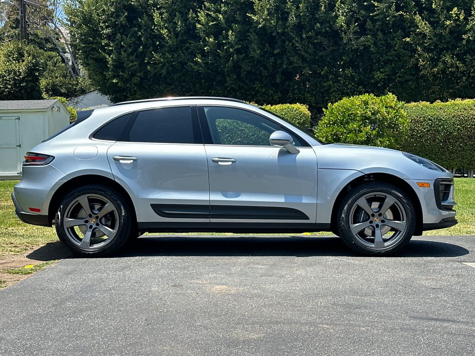 New 2026 Porsche Macan AWD/4WD image 9