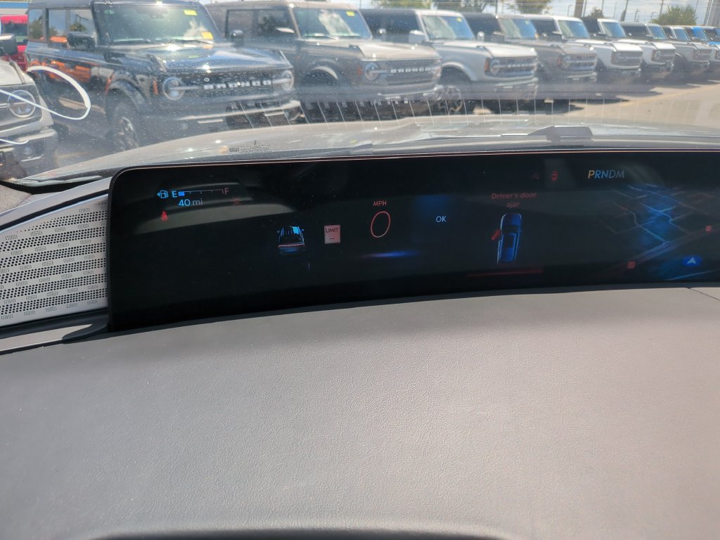 Used 2025 Lincoln Navigator Black Label AWD/4WD image 35