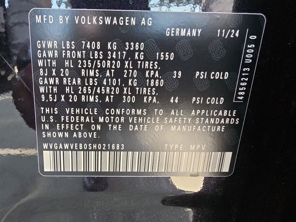 Used 2025 Volkswagen ID. Buzz Pro S Plus RWD image 15