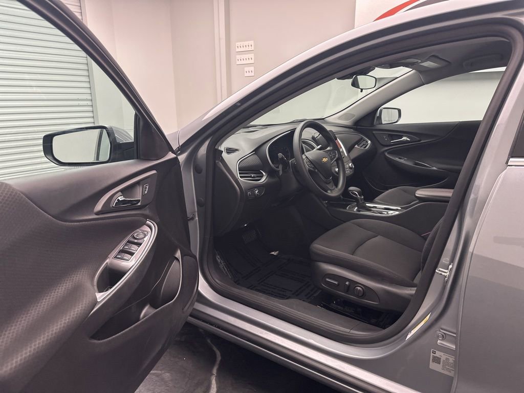 Used 2024 Chevrolet Malibu LT image 5
