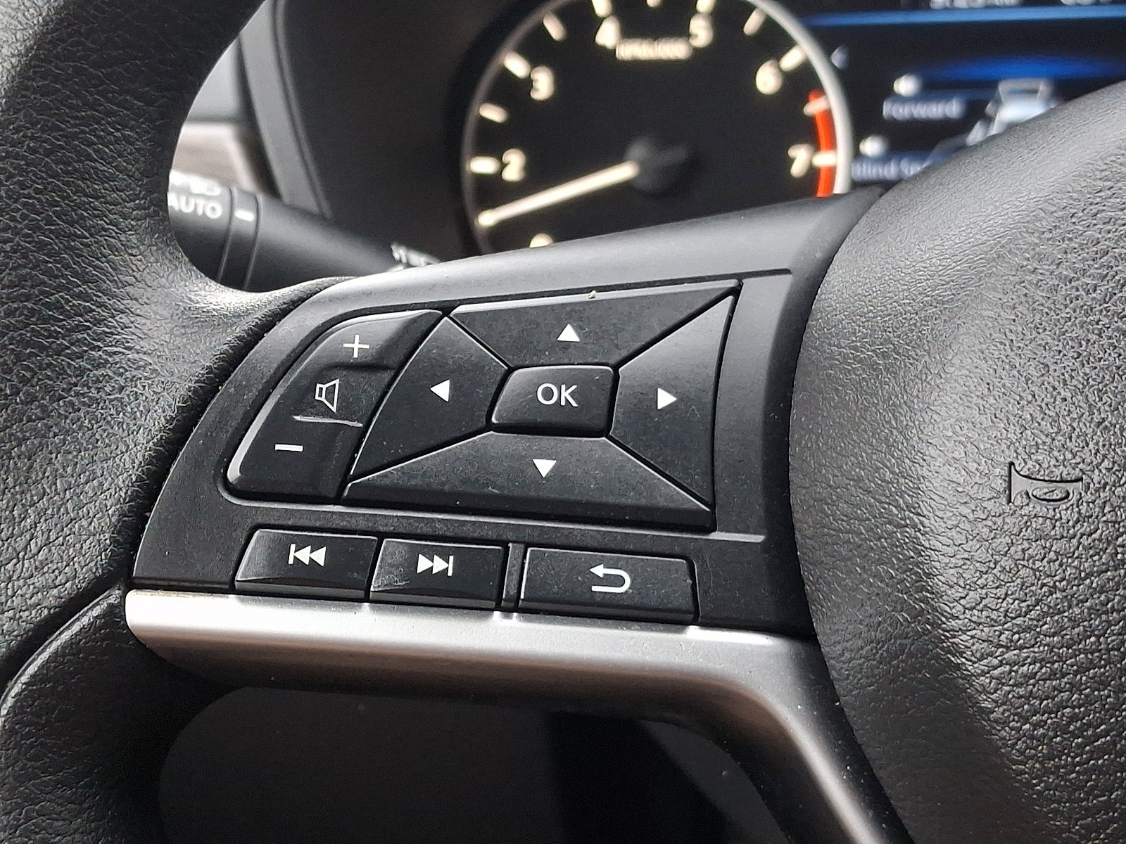 Used 2024 Nissan Altima 2.5 SV AWD/4WD image 20