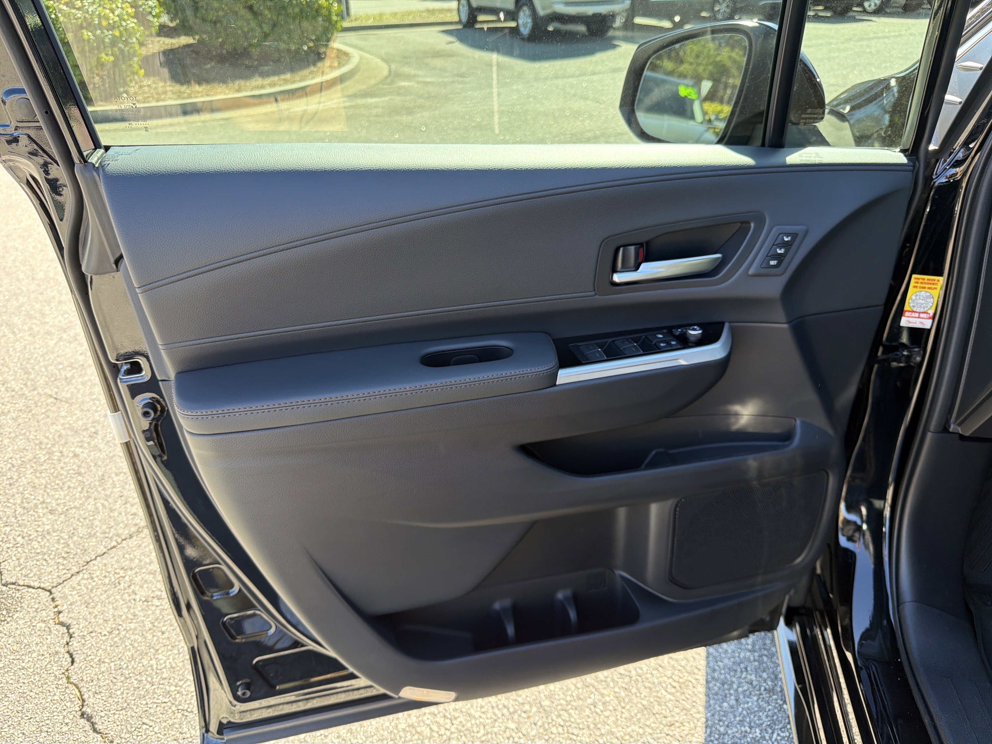 New 2026 Toyota Sienna Limited image 11