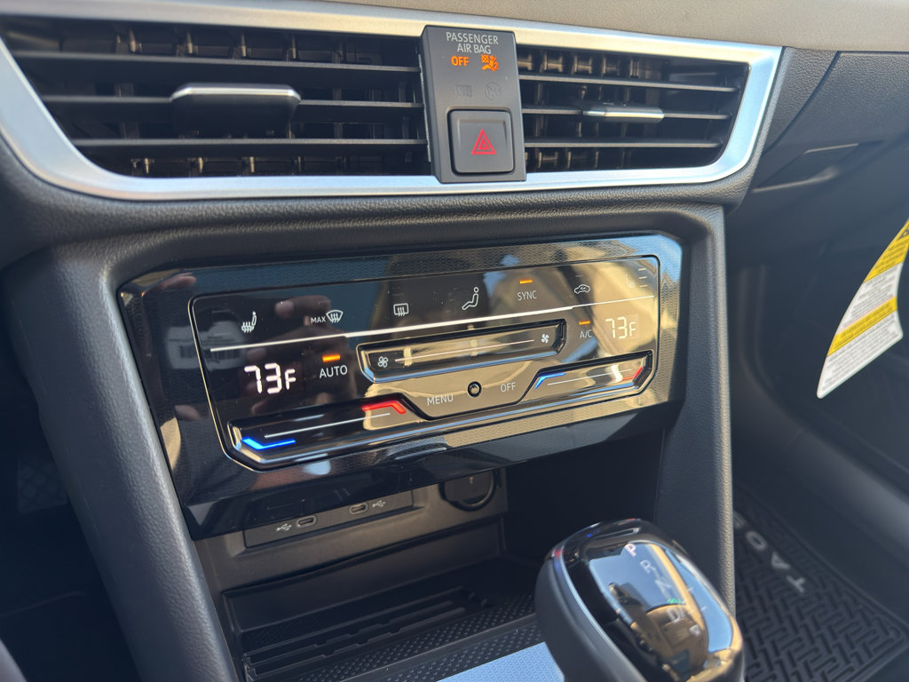 New 2026 Volkswagen Taos SE FWD image 20
