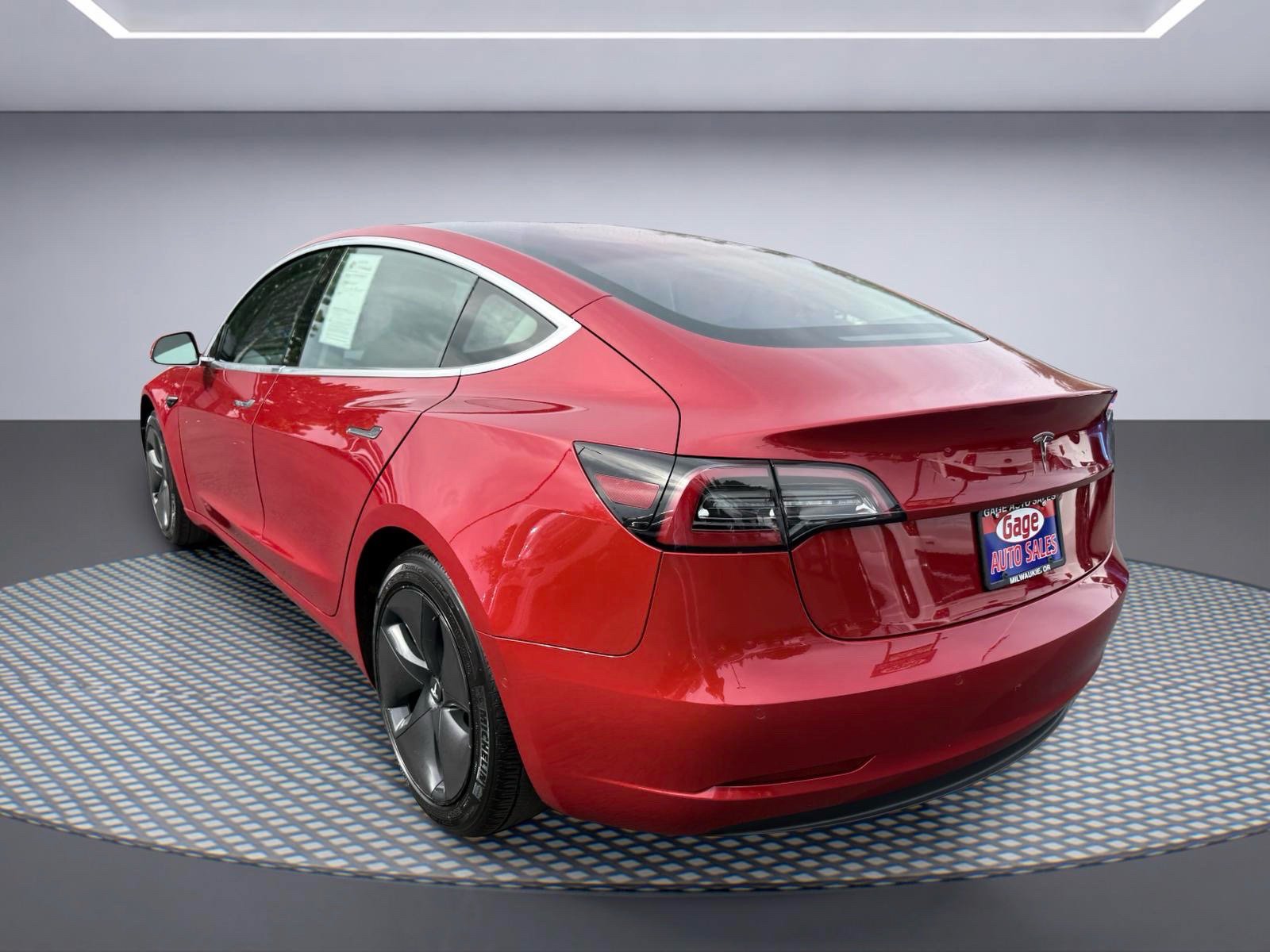 Used 2018 Tesla Model 3 Mid Range RWD image 3