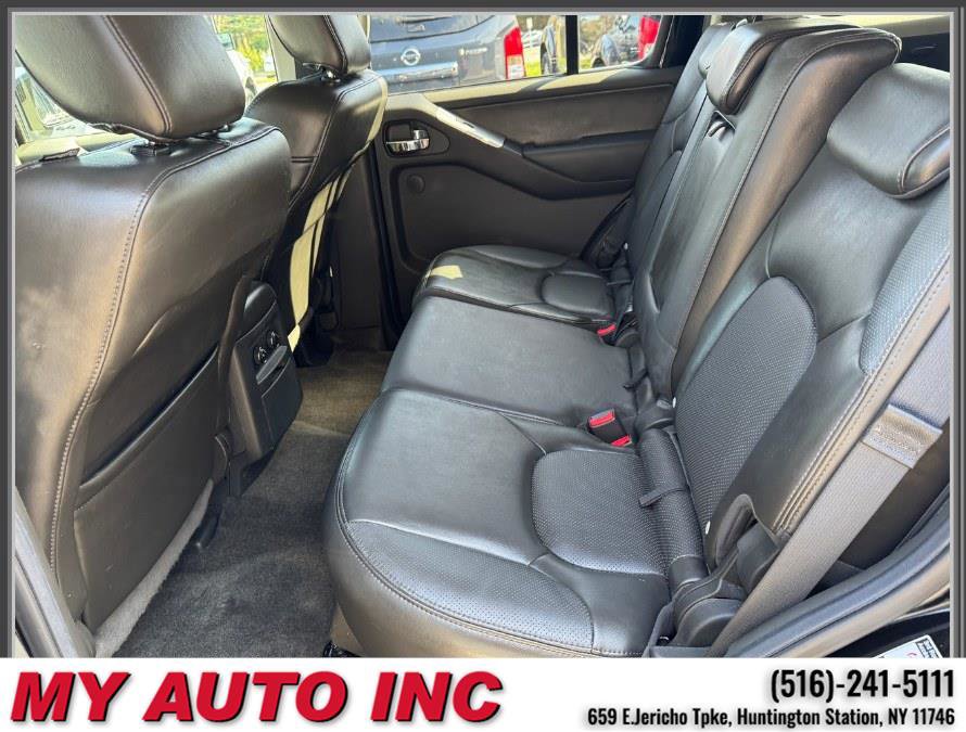 Used 2011 Nissan Pathfinder Silver w/ Protection Pkg AWD/4WD image 33