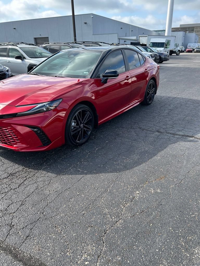 Used 2025 Toyota Camry XSE AWD/4WD image 5