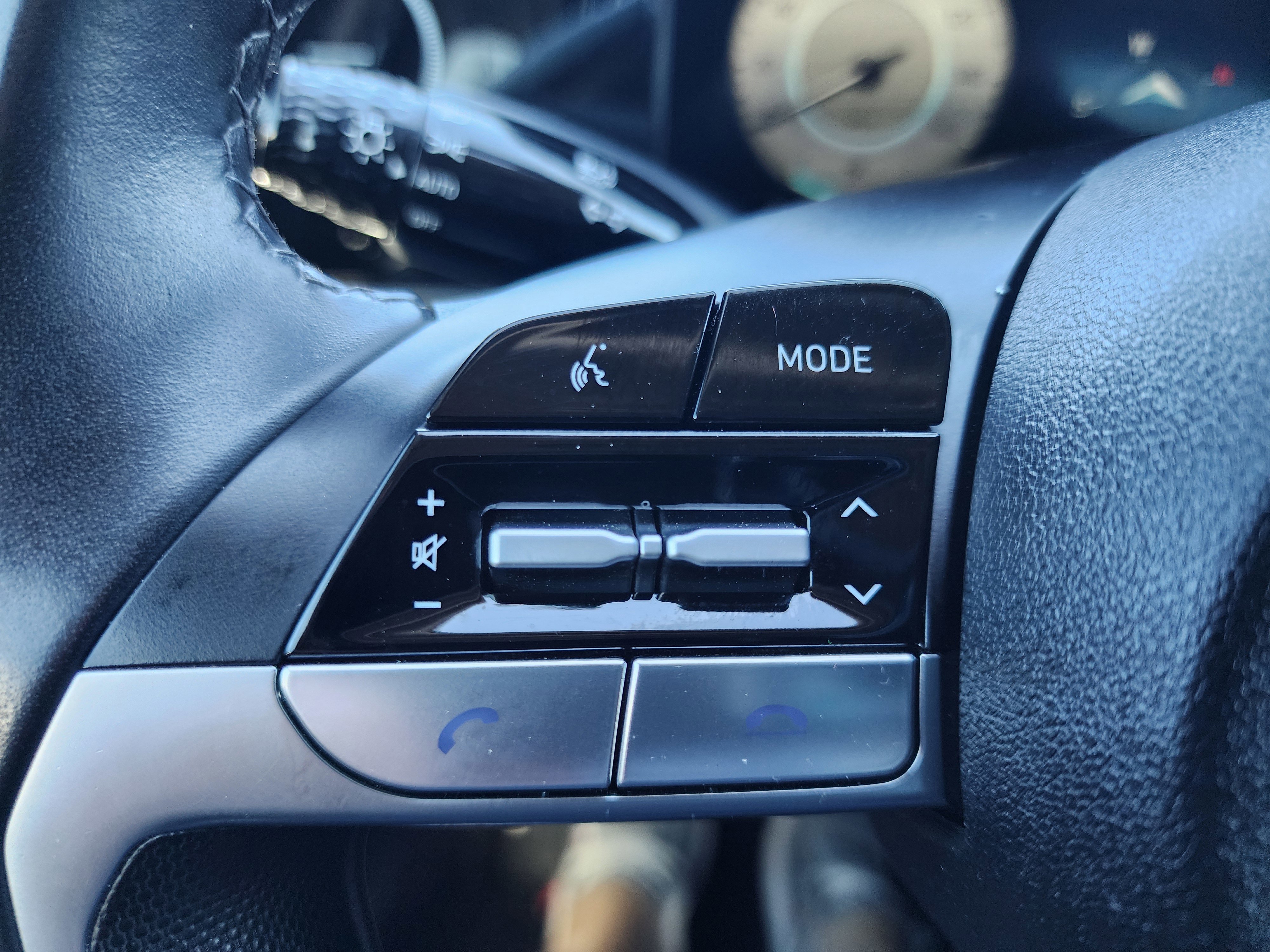 Used 2021 Hyundai Elantra Limited image 18