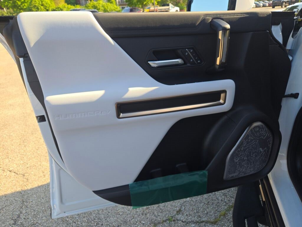New 2025 GMC Hummer EV 2X image 24