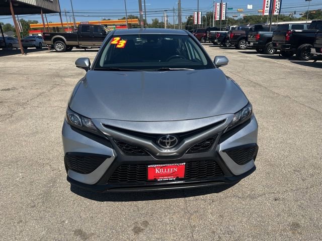 Used 2023 Toyota Camry SE image 3