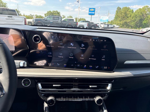 New 2026 Chevrolet Traverse LT w/ Driver Confidence Package FWD image 24