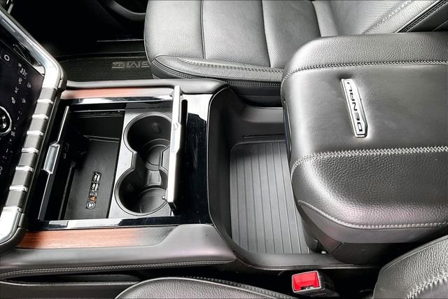 Used 2025 GMC Yukon Denali AWD/4WD image 17