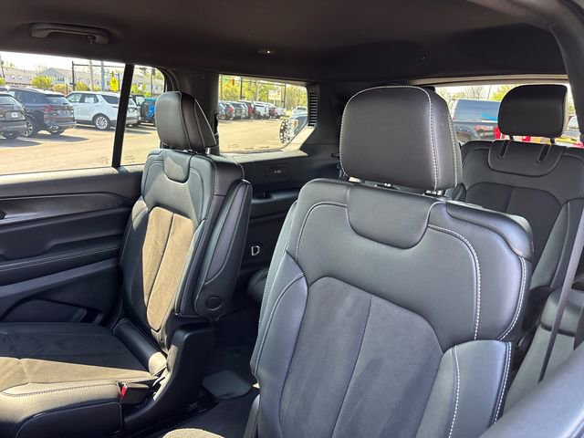 Used 2023 Jeep Grand Cherokee L Laredo image 8