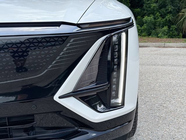 Used 2024 Cadillac Lyriq Sport AWD/4WD image 9
