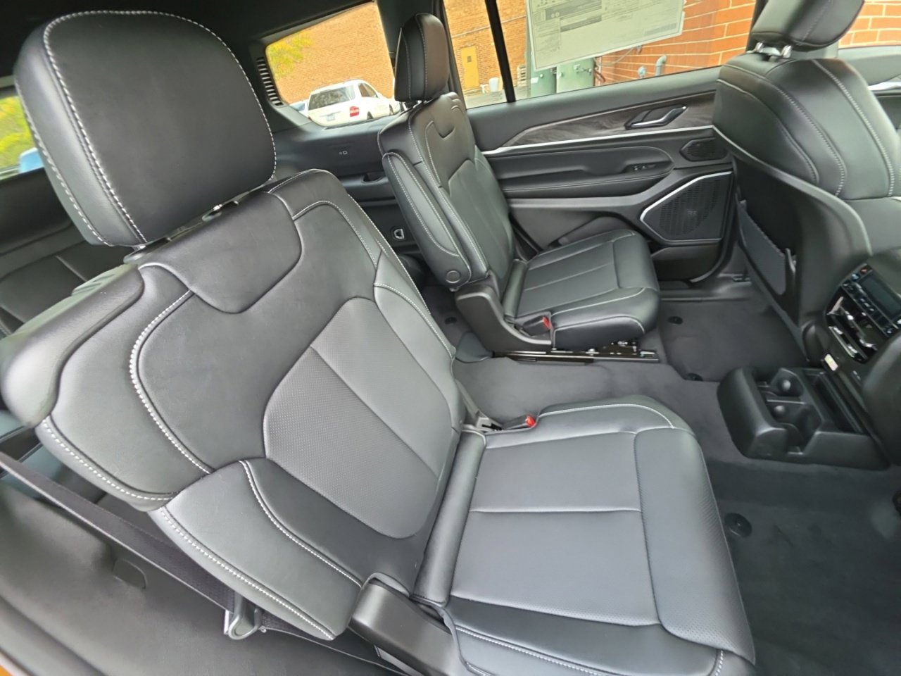 New 2027 Jeep Grand Cherokee L Limited AWD/4WD image 25