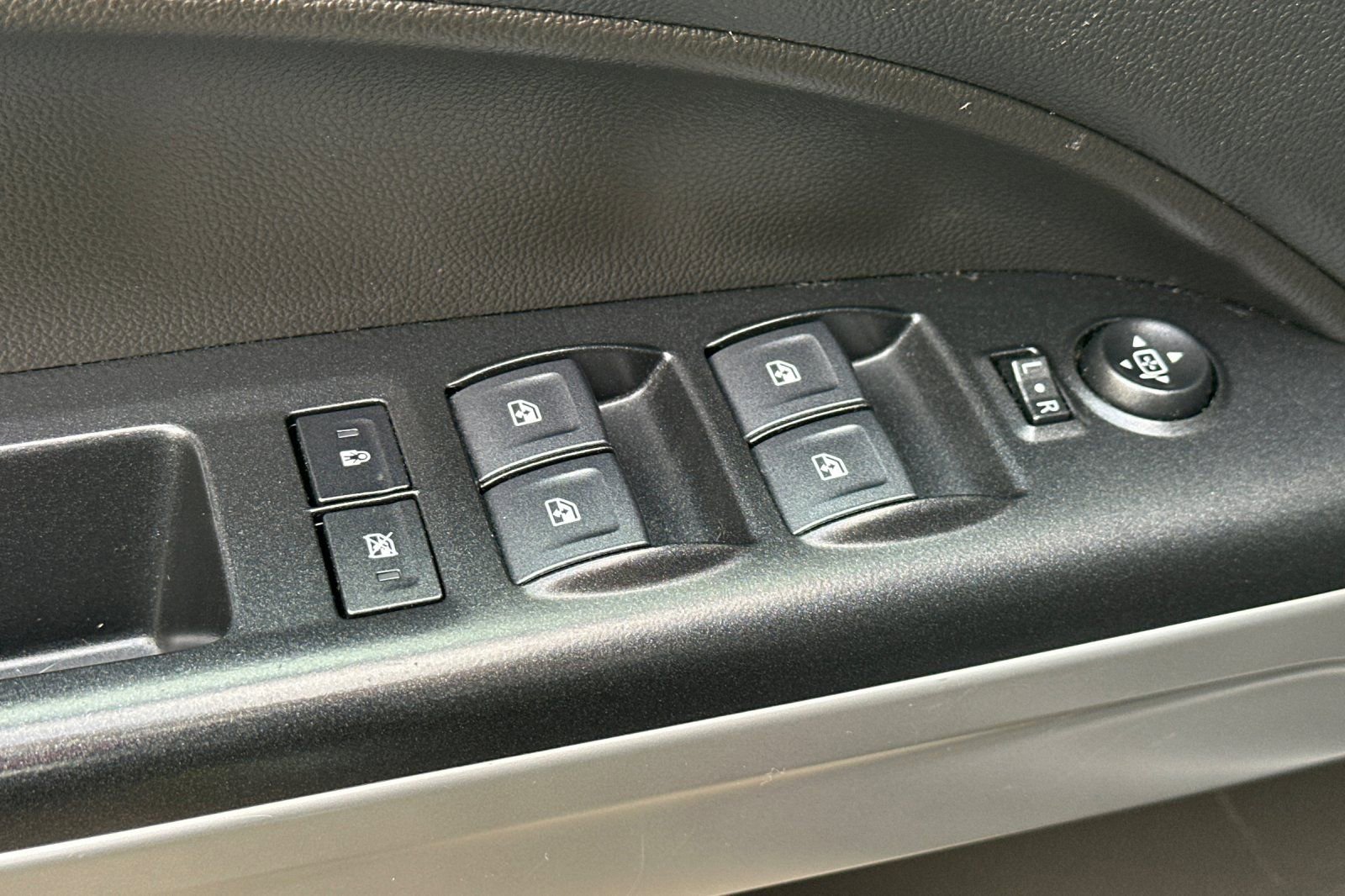 Certified 2020 Chevrolet Colorado ZR2 w/ ZR2 Midnight Special Edition image 12