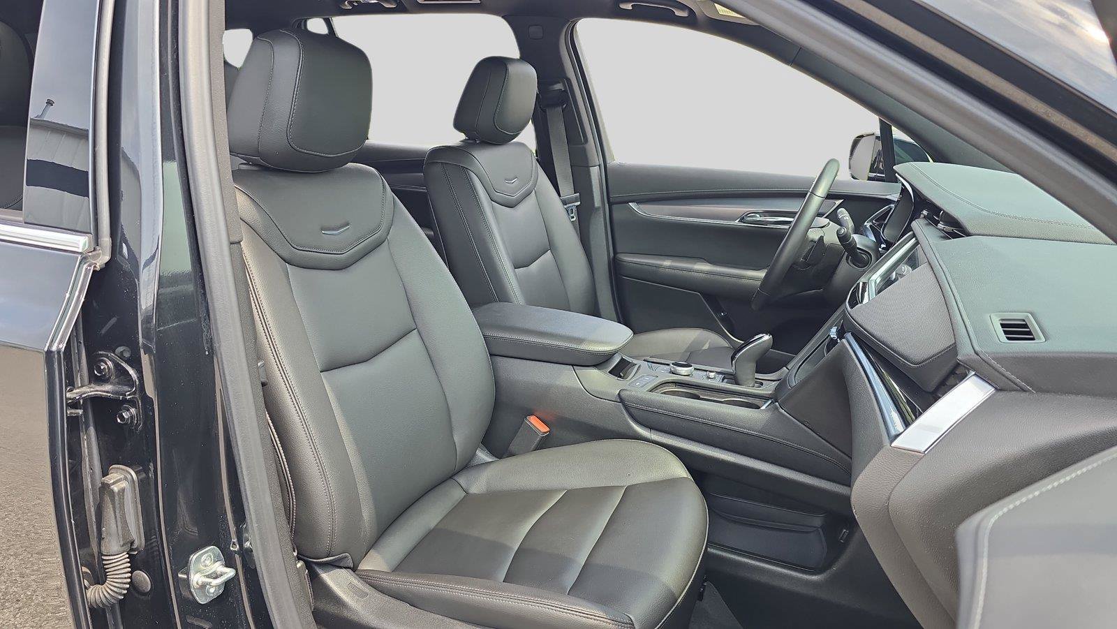 Used 2024 Cadillac XT6 Luxury AWD/4WD image 14